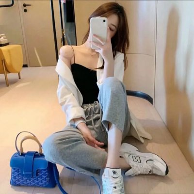 红衣小女孩